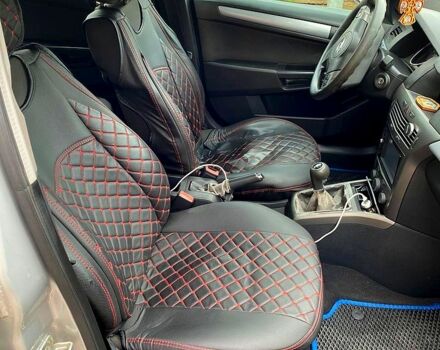 Серый Опель Астра, объемом двигателя 1.7 л и пробегом 270 тыс. км за 5000 $, фото 3 на Automoto.ua