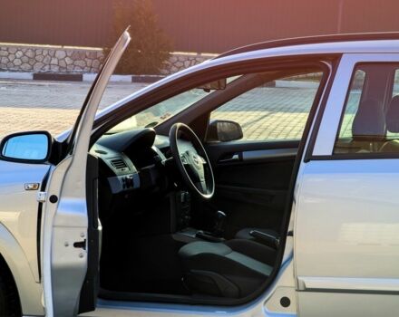 Серый Опель Астра, объемом двигателя 1.6 л и пробегом 246 тыс. км за 4100 $, фото 10 на Automoto.ua