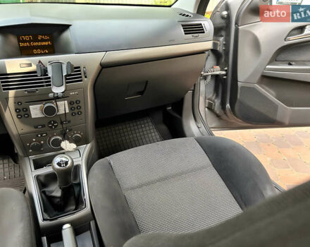 Серый Опель Астра, объемом двигателя 1.6 л и пробегом 238 тыс. км за 6500 $, фото 22 на Automoto.ua