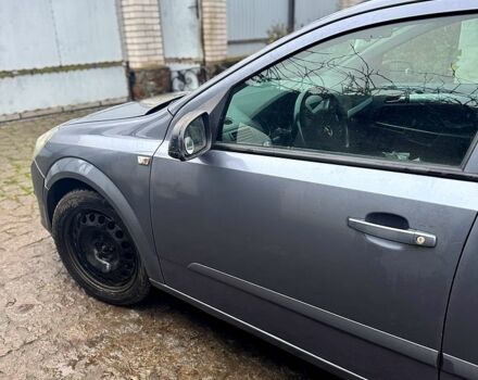 Серый Опель Астра, объемом двигателя 1.6 л и пробегом 180 тыс. км за 4200 $, фото 1 на Automoto.ua