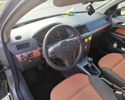 Серый Опель Астра, объемом двигателя 1.4 л и пробегом 250 тыс. км за 4300 $, фото 6 на Automoto.ua