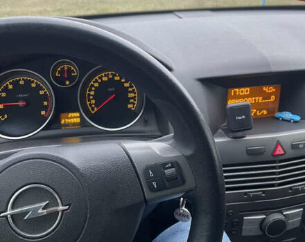 Серый Опель Астра, объемом двигателя 1.6 л и пробегом 275 тыс. км за 4600 $, фото 5 на Automoto.ua