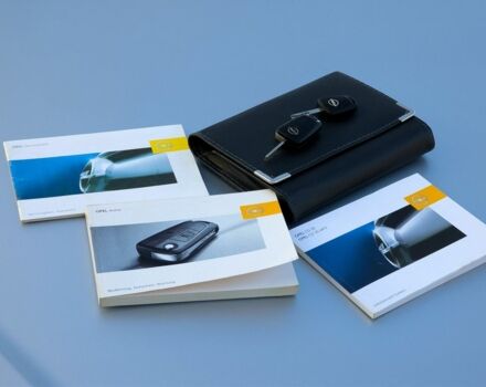 Серый Опель Астра, объемом двигателя 1.6 л и пробегом 246 тыс. км за 4100 $, фото 23 на Automoto.ua