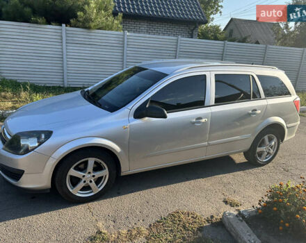 Серый Опель Астра, объемом двигателя 1.6 л и пробегом 190 тыс. км за 5000 $, фото 1 на Automoto.ua