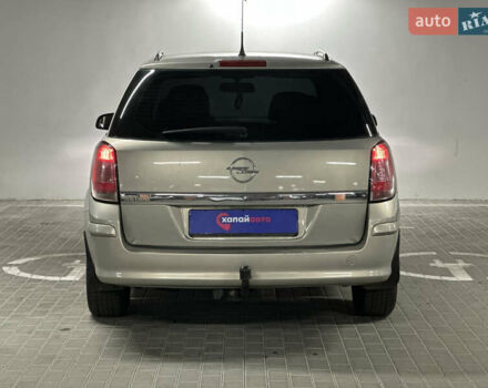 Серый Опель Астра, объемом двигателя 1.6 л и пробегом 297 тыс. км за 4400 $, фото 4 на Automoto.ua