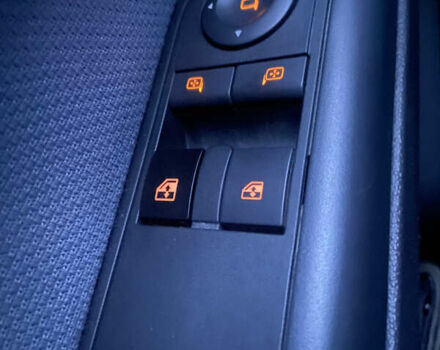 Серый Опель Астра, объемом двигателя 1.6 л и пробегом 227 тыс. км за 5000 $, фото 25 на Automoto.ua