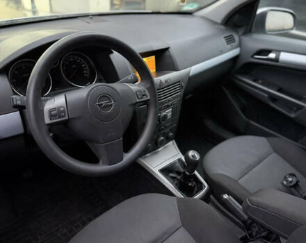 Сірий Опель Астра, об'ємом двигуна 1.69 л та пробігом 257 тис. км за 4550 $, фото 5 на Automoto.ua