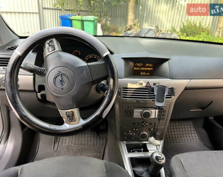 Серый Опель Астра, объемом двигателя 1.6 л и пробегом 238 тыс. км за 6500 $, фото 25 на Automoto.ua