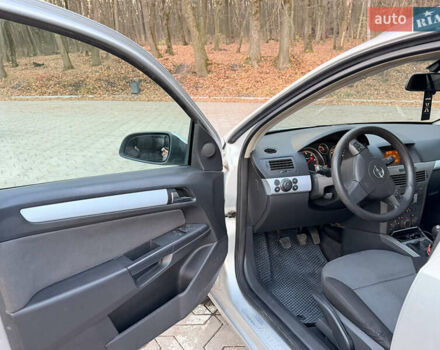 Серый Опель Астра, объемом двигателя 1.7 л и пробегом 390 тыс. км за 4700 $, фото 21 на Automoto.ua