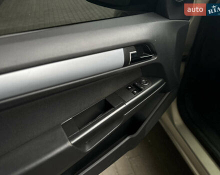 Серый Опель Астра, объемом двигателя 1.6 л и пробегом 297 тыс. км за 4400 $, фото 9 на Automoto.ua