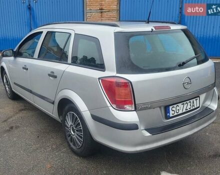 Серый Опель Астра, объемом двигателя 1.7 л и пробегом 250 тыс. км за 2999 $, фото 9 на Automoto.ua