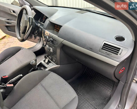 Серый Опель Астра, объемом двигателя 1.6 л и пробегом 238 тыс. км за 6500 $, фото 37 на Automoto.ua