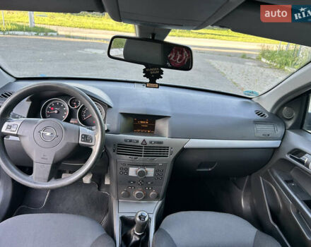 Сірий Опель Астра, об'ємом двигуна 1.8 л та пробігом 211 тис. км за 4999 $, фото 45 на Automoto.ua