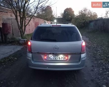Серый Опель Астра, объемом двигателя 1.7 л и пробегом 320 тыс. км за 4700 $, фото 9 на Automoto.ua