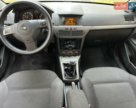 Серый Опель Астра, объемом двигателя 1.8 л и пробегом 200 тыс. км за 5000 $, фото 21 на Automoto.ua