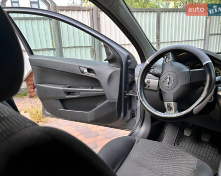 Серый Опель Астра, объемом двигателя 1.6 л и пробегом 238 тыс. км за 6500 $, фото 23 на Automoto.ua