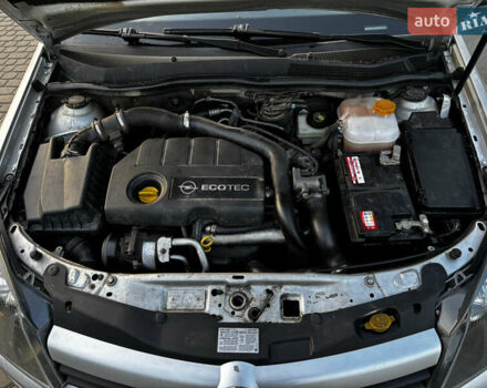 Серый Опель Астра, объемом двигателя 1.69 л и пробегом 304 тыс. км за 4250 $, фото 8 на Automoto.ua