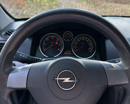 Серый Опель Астра, объемом двигателя 1.7 л и пробегом 324 тыс. км за 4200 $, фото 16 на Automoto.ua