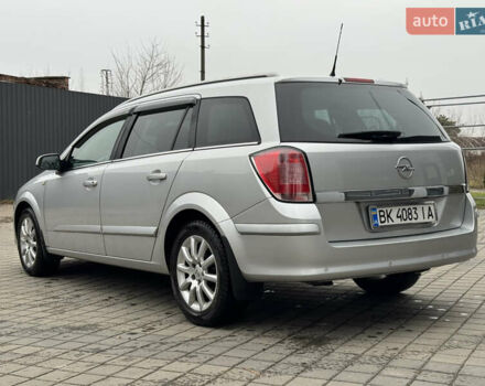 Серый Опель Астра, объемом двигателя 1.6 л и пробегом 215 тыс. км за 4300 $, фото 4 на Automoto.ua