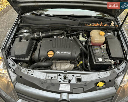 Серый Опель Астра, объемом двигателя 1.8 л и пробегом 200 тыс. км за 5000 $, фото 33 на Automoto.ua