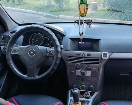 Серый Опель Астра, объемом двигателя 1.9 л и пробегом 330 тыс. км за 1850 $, фото 8 на Automoto.ua