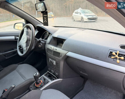 Серый Опель Астра, объемом двигателя 1.7 л и пробегом 390 тыс. км за 4700 $, фото 19 на Automoto.ua