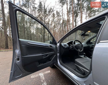 Серый Опель Астра, объемом двигателя 1.8 л и пробегом 300 тыс. км за 5800 $, фото 18 на Automoto.ua