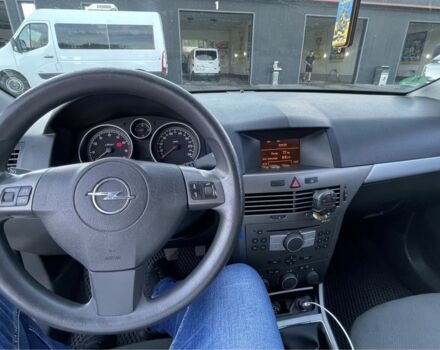 Серый Опель Астра, объемом двигателя 1.6 л и пробегом 260 тыс. км за 5500 $, фото 4 на Automoto.ua