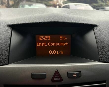 Серый Опель Астра, объемом двигателя 1.7 л и пробегом 292 тыс. км за 4900 $, фото 9 на Automoto.ua