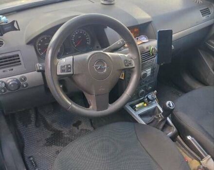 Серый Опель Астра, объемом двигателя 1.6 л и пробегом 220 тыс. км за 5000 $, фото 1 на Automoto.ua