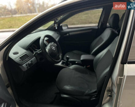 Серый Опель Астра, объемом двигателя 1.6 л и пробегом 297 тыс. км за 4400 $, фото 8 на Automoto.ua