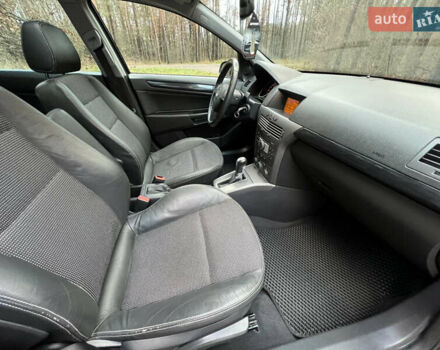 Серый Опель Астра, объемом двигателя 1.8 л и пробегом 300 тыс. км за 5800 $, фото 19 на Automoto.ua