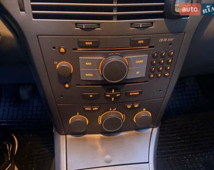 Серый Опель Астра, объемом двигателя 1.6 л и пробегом 227 тыс. км за 5000 $, фото 15 на Automoto.ua