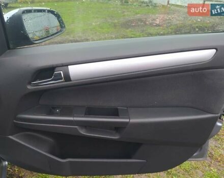 Серый Опель Астра, объемом двигателя 1.6 л и пробегом 265 тыс. км за 5000 $, фото 15 на Automoto.ua