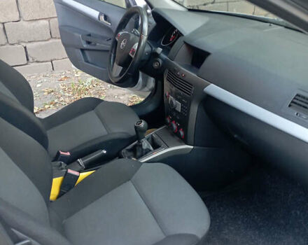 Серый Опель Астра, объемом двигателя 1.6 л и пробегом 221 тыс. км за 4900 $, фото 7 на Automoto.ua