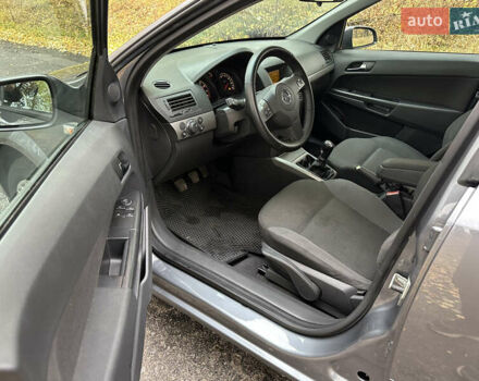 Серый Опель Астра, объемом двигателя 1.8 л и пробегом 200 тыс. км за 5000 $, фото 14 на Automoto.ua