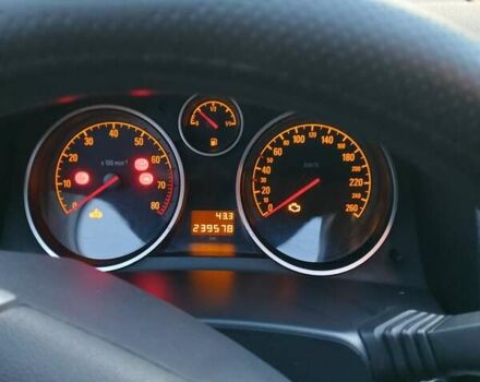 Серый Опель Астра, объемом двигателя 1.6 л и пробегом 240 тыс. км за 3800 $, фото 7 на Automoto.ua