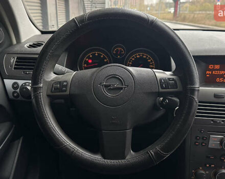 Серый Опель Астра, объемом двигателя 1.6 л и пробегом 297 тыс. км за 4400 $, фото 10 на Automoto.ua
