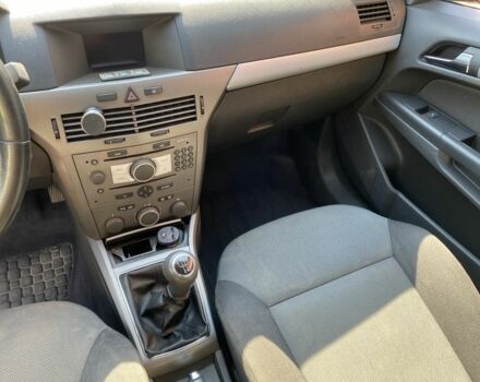 Серый Опель Астра, объемом двигателя 1.6 л и пробегом 350 тыс. км за 3600 $, фото 10 на Automoto.ua