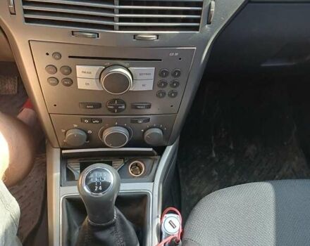 Серый Опель Астра, объемом двигателя 1.6 л и пробегом 170 тыс. км за 4400 $, фото 1 на Automoto.ua