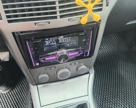 Серый Опель Астра, объемом двигателя 1.8 л и пробегом 250 тыс. км за 4300 $, фото 13 на Automoto.ua