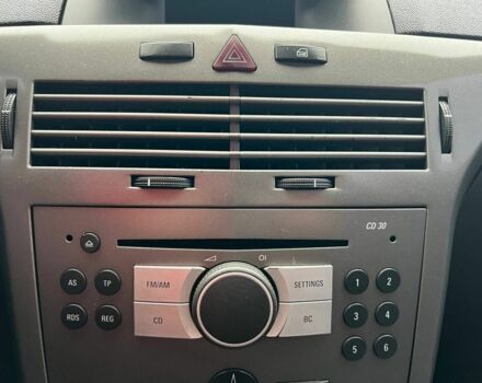 Серый Опель Астра, объемом двигателя 1.7 л и пробегом 292 тыс. км за 4900 $, фото 10 на Automoto.ua