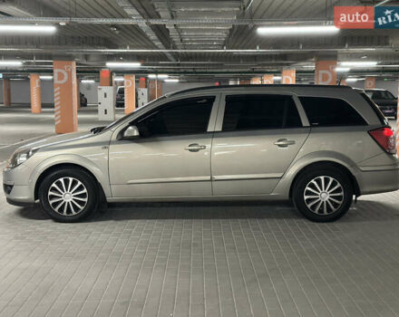 Серый Опель Астра, объемом двигателя 1.6 л и пробегом 297 тыс. км за 4400 $, фото 7 на Automoto.ua