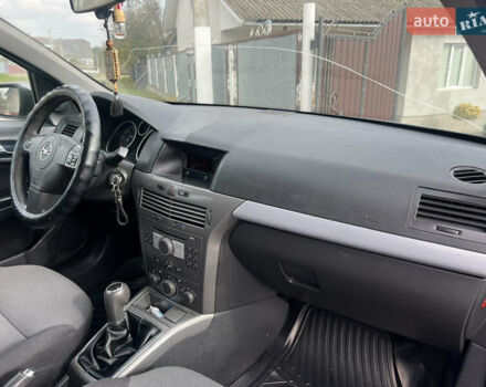 Опель Астра 2006 в Тернополе на Automoto.ua Серый Опель Астра, объемом двигателя 1.2 л и пробегом 300 тыс. км за 3999 $, фото 48 на Automoto.ua