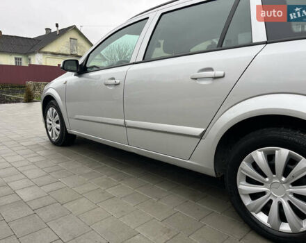 Серый Опель Астра, объемом двигателя 1.6 л и пробегом 198 тыс. км за 4450 $, фото 11 на Automoto.ua