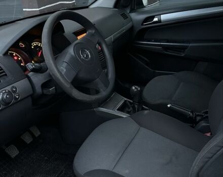 Серый Опель Астра, объемом двигателя 1.7 л и пробегом 290 тыс. км за 1800 $, фото 13 на Automoto.ua