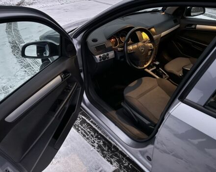 Серый Опель Астра, объемом двигателя 1.7 л и пробегом 370 тыс. км за 2819 $, фото 9 на Automoto.ua