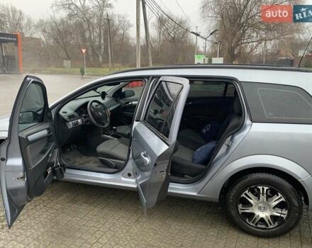 Серый Опель Астра, объемом двигателя 1.6 л и пробегом 234 тыс. км за 4900 $, фото 2 на Automoto.ua