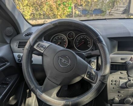 Серый Опель Астра, объемом двигателя 1.6 л и пробегом 197 тыс. км за 4000 $, фото 7 на Automoto.ua