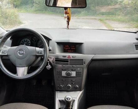 Опель Астра 2006 в Самборе на Automoto.ua Серый Опель Астра, объемом двигателя 1.6 л и пробегом 273 тыс. км за 4200 $, фото 7 на Automoto.ua